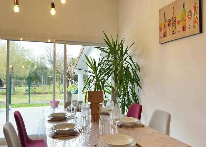 Maison Qualit'home 8p - Jardin - Angouleme 5min بيت للعطل *