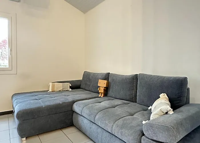 Maison Qualit'home 8p - Jardin - Angouleme 5min بيت للعطل